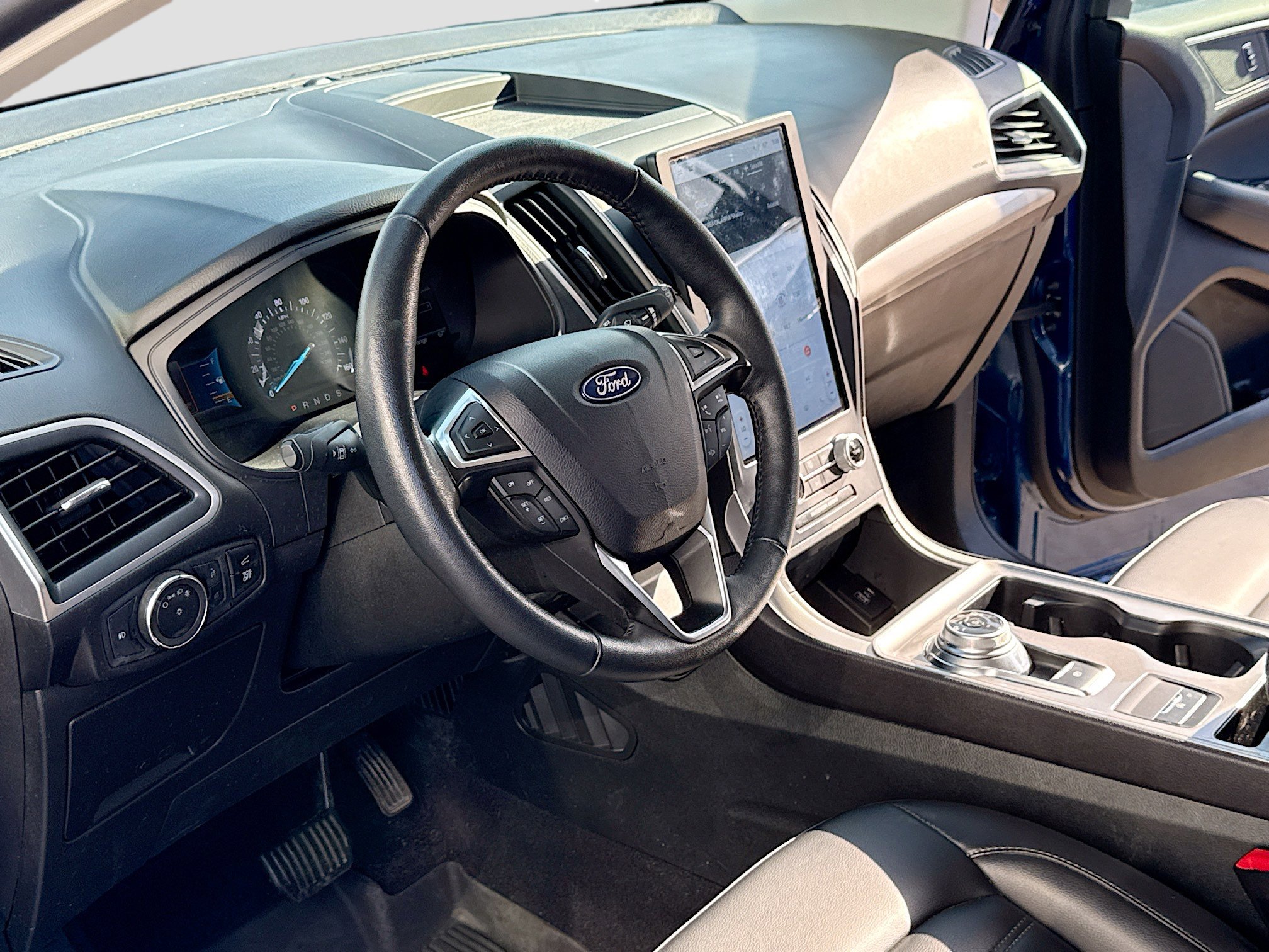 Certified 2024 Ford Edge SEL w/ Convenience Package AWD/4WD image 4