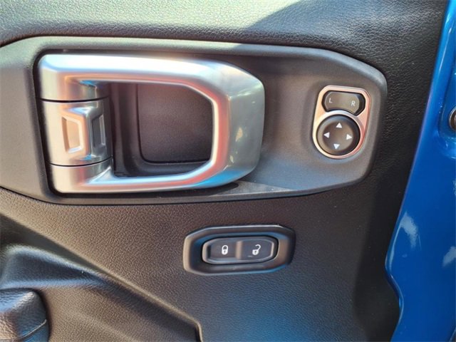 Used 2024 Jeep Gladiator Rubicon w/ Technology Group image 15