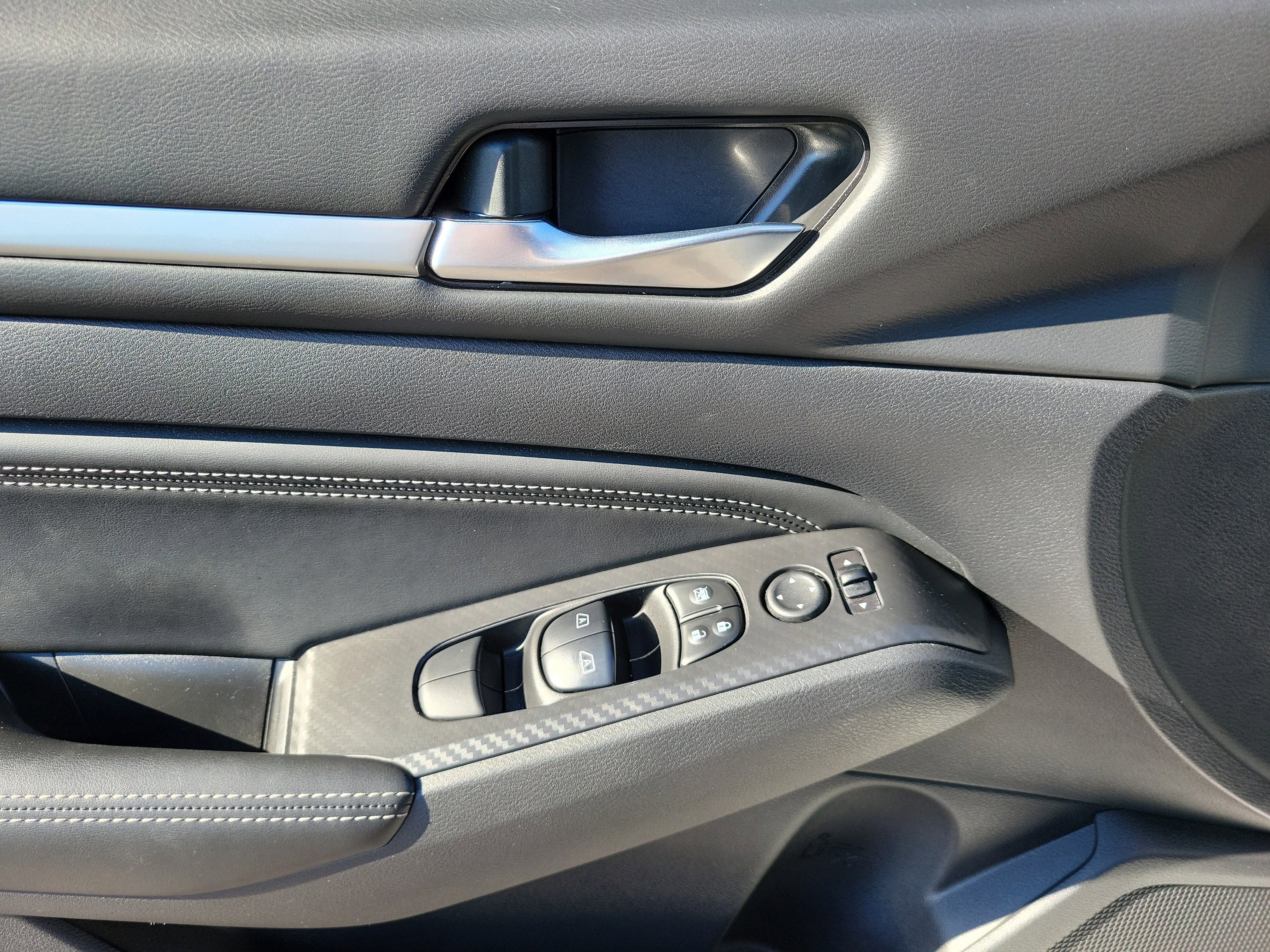 Used 2019 Nissan Altima 2.5 SV image 16