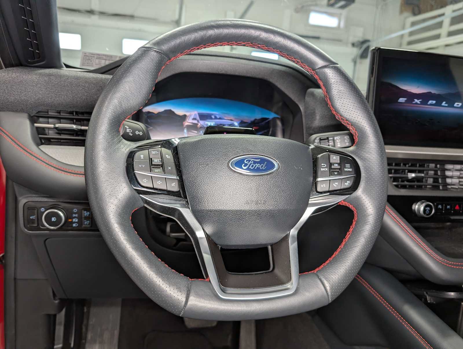 Used 2025 Ford Explorer ST-Line w/ ST-Line Street Pack AWD/4WD image 37