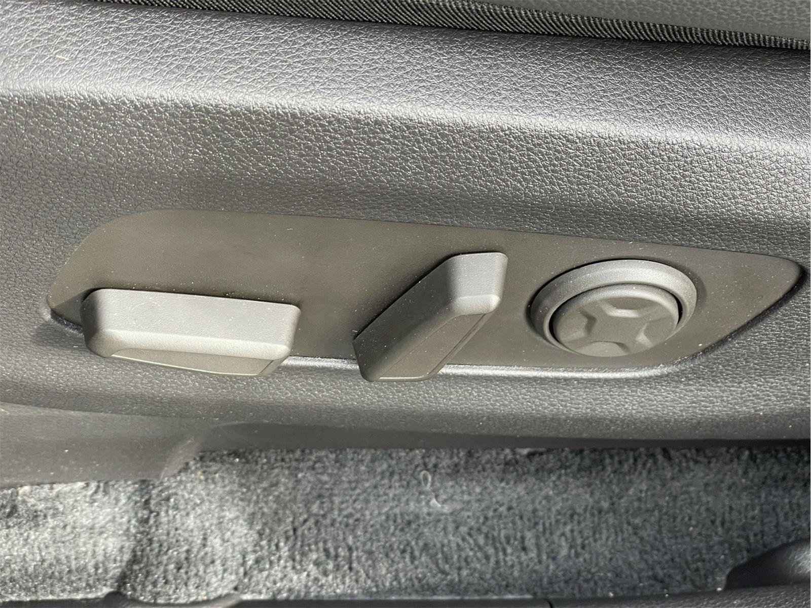 Used 2025 Kia Carnival SX Prestige image 27