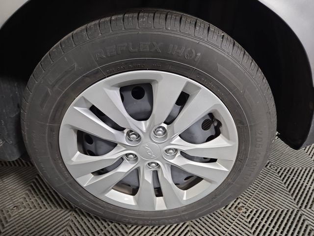 Certified 2022 Kia Soul LX FWD image 10