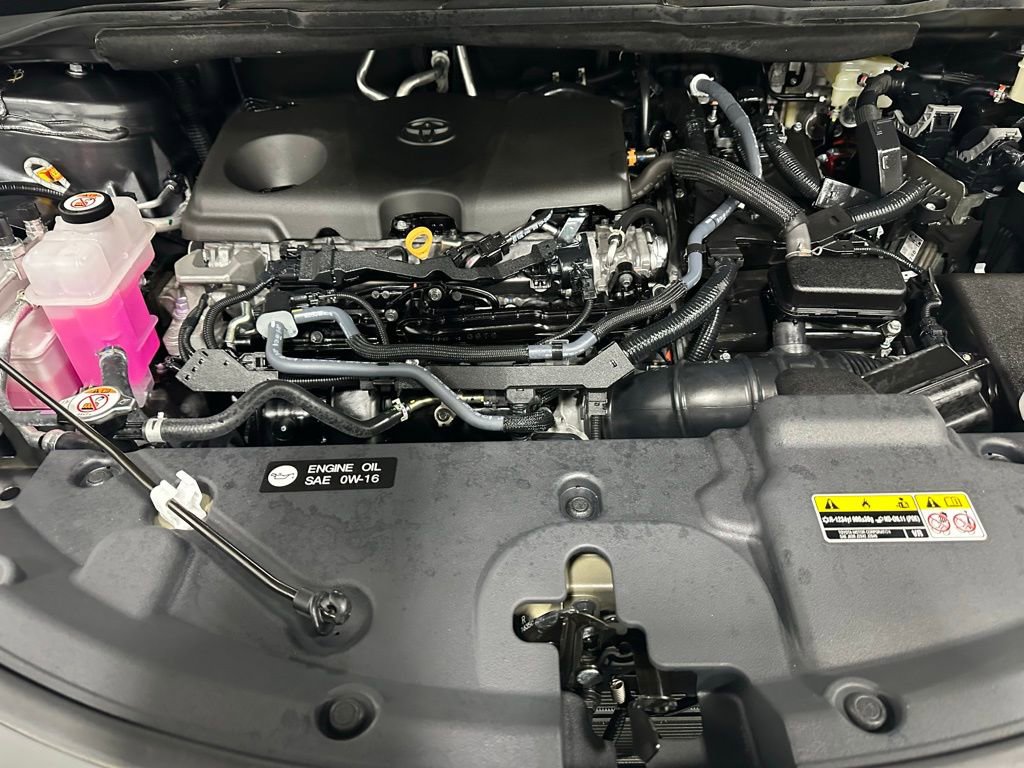 Used 2025 Toyota Sienna LE image 72