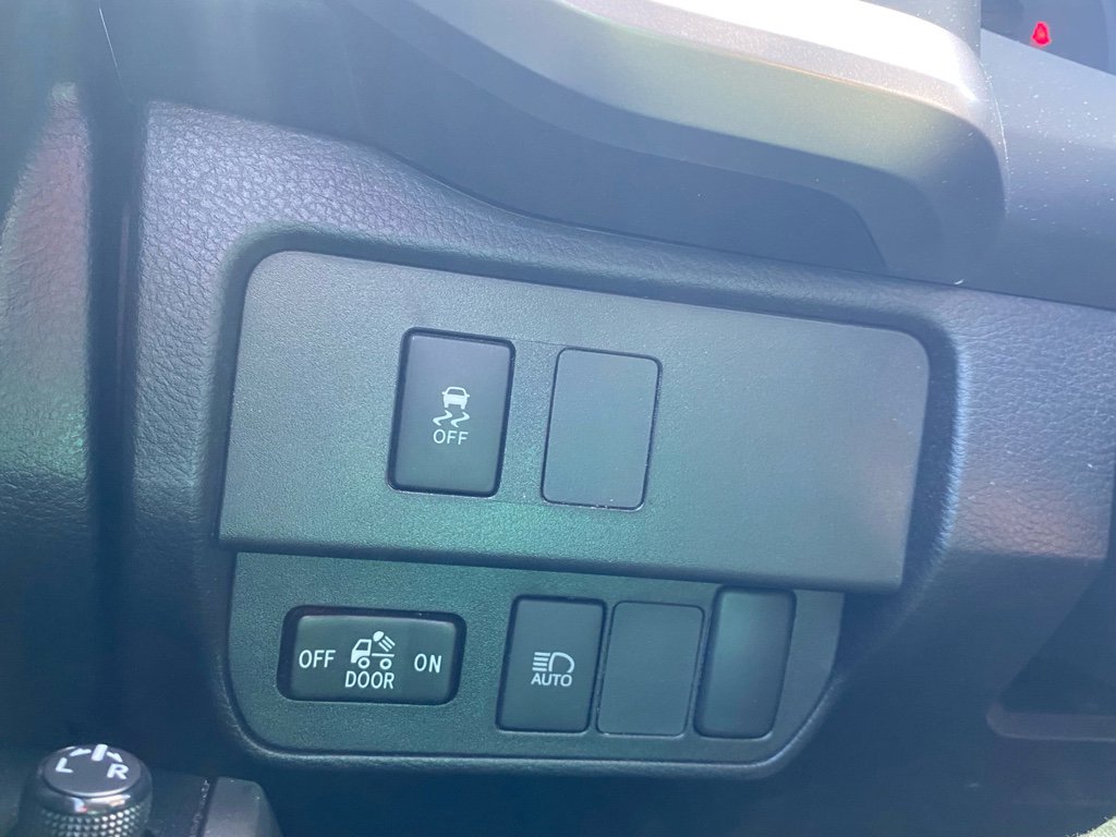 Used 2023 Toyota Tacoma SR5 w/ Technology Package image 23