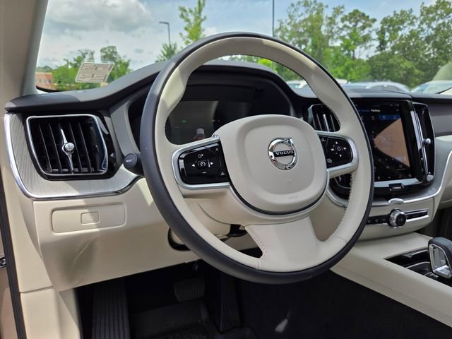 Used 2025 Volvo XC60 B5 Plus w/ Protection Package Premier AWD/4WD image 11