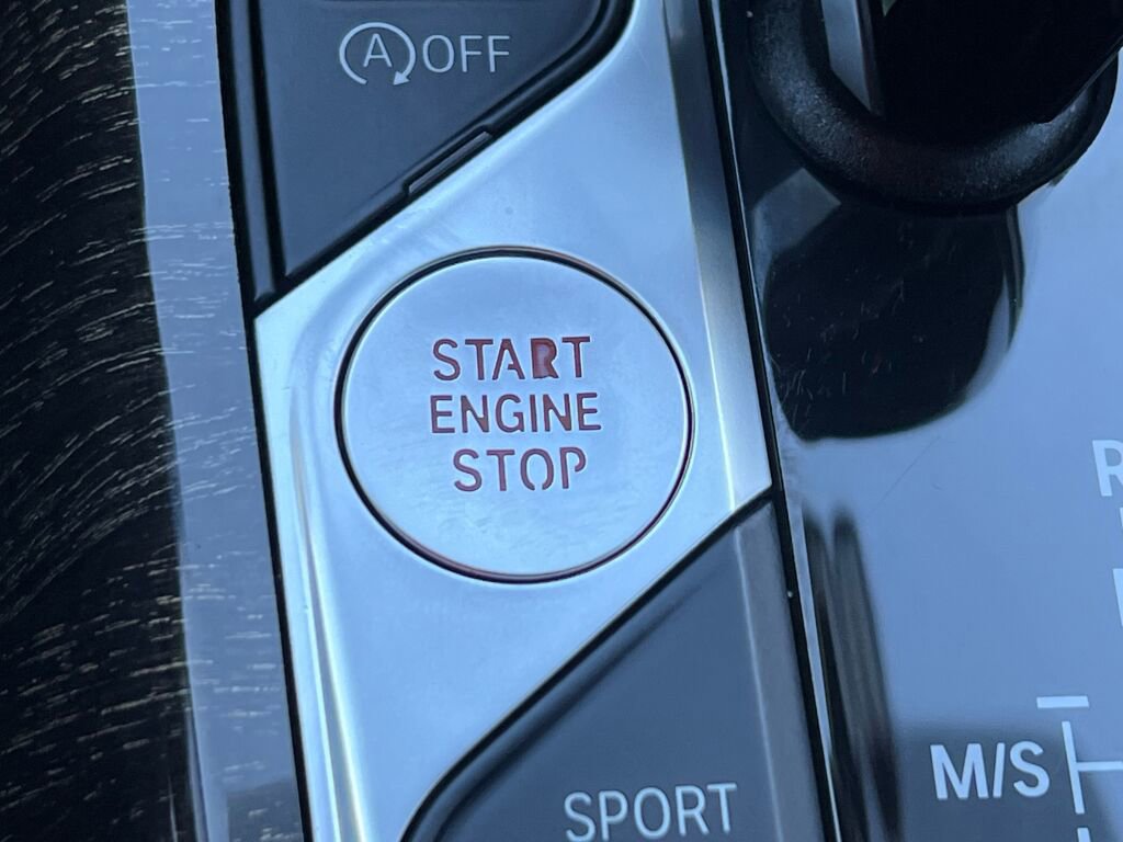 Used 2020 BMW 330i Sedan w/ Premium Package image 31