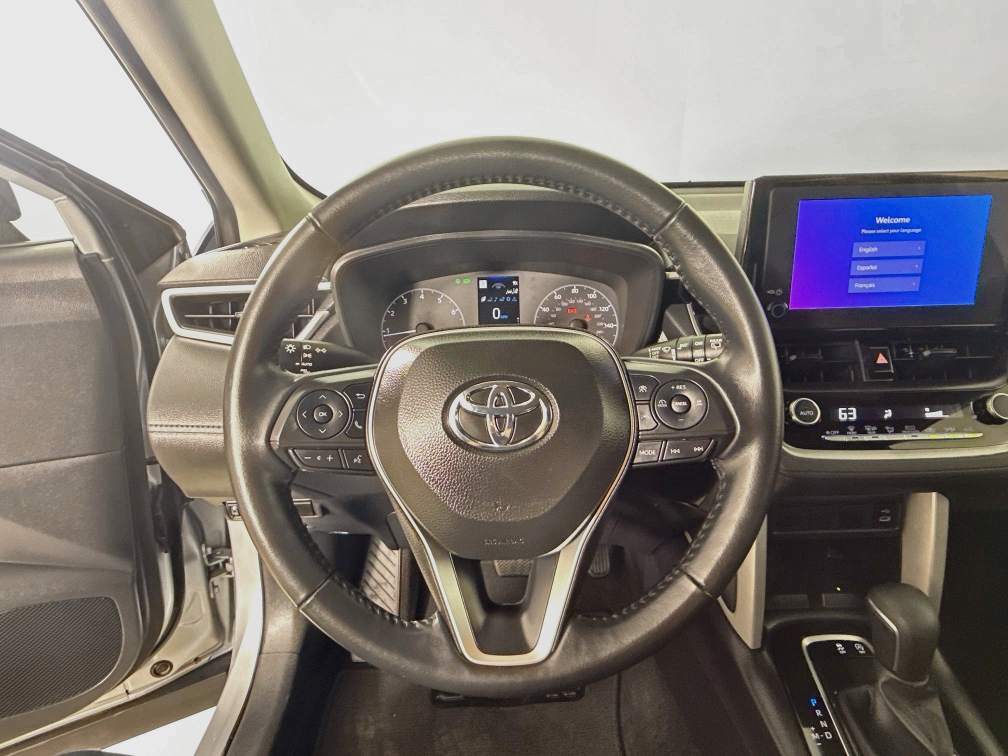 Certified 2025 Toyota Corolla Cross LE FWD image 13