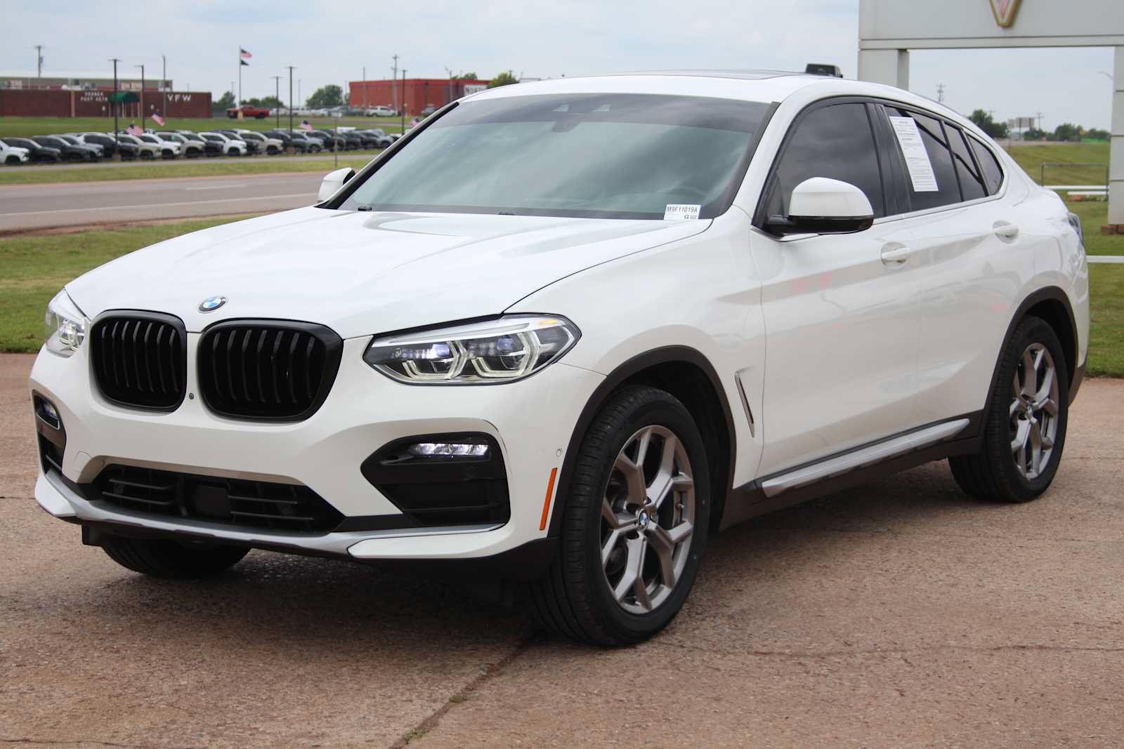 Used 2021 BMW X4 xDrive30i w/ Executive Package AWD/4WD image 3