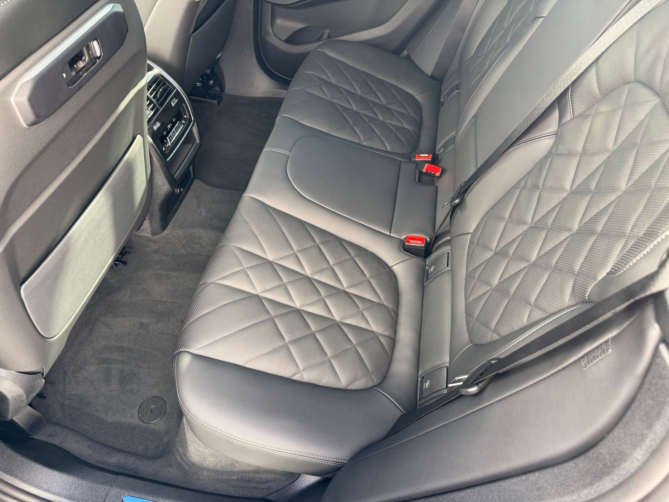 New 2026 BMW X6 xDrive40i image 21