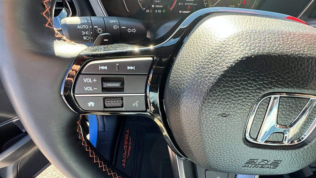 Used 2025 Honda Pilot TrailSport image 25