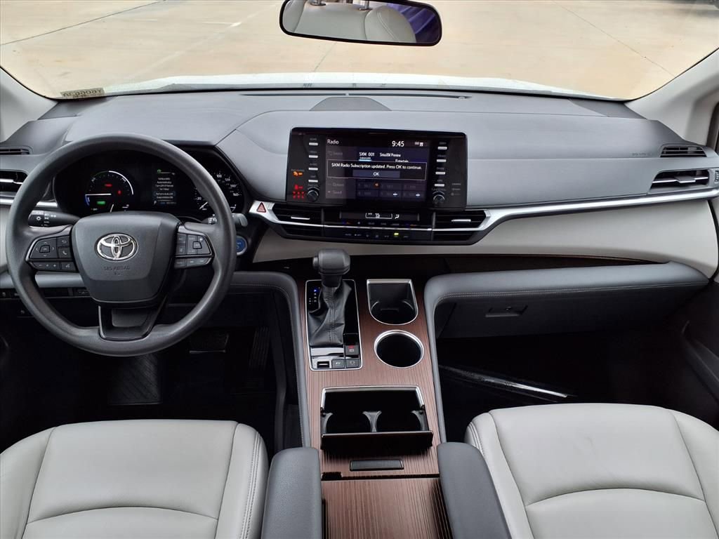 Certified 2022 Toyota Sienna LE image 10