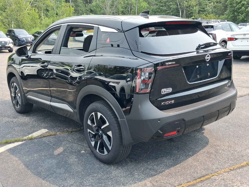 Used 2026 Nissan Kicks SV w/ SV Premium Package AWD/4WD image 12