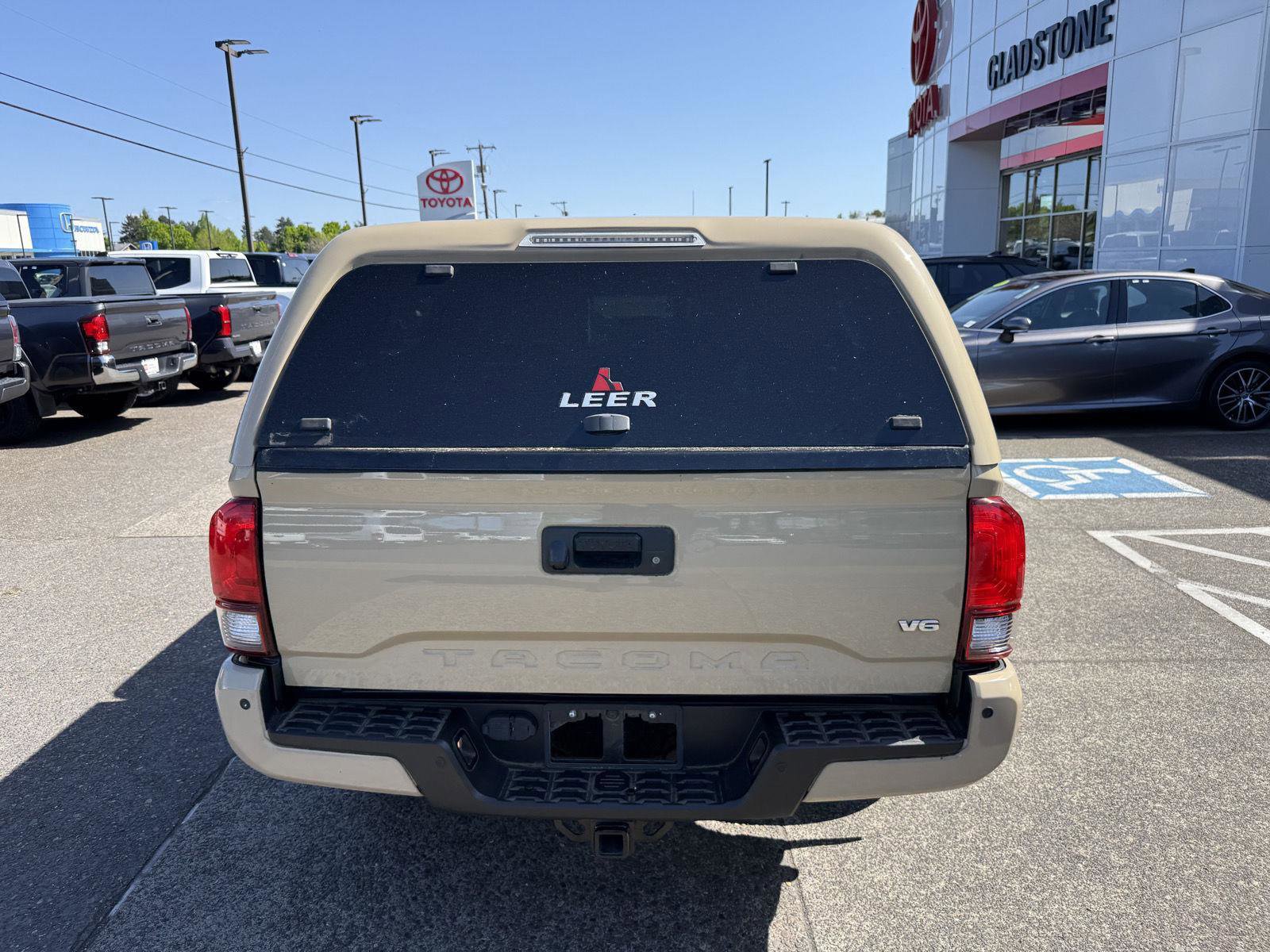 Used 2019 Toyota Tacoma TRD Off-Road w/ Technology Package AWD/4WD image 4