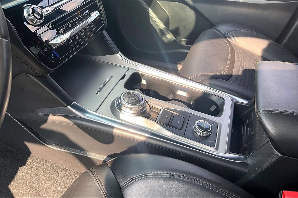 Certified 2023 Ford Explorer Platinum w/ Technology Package AWD/4WD image 16