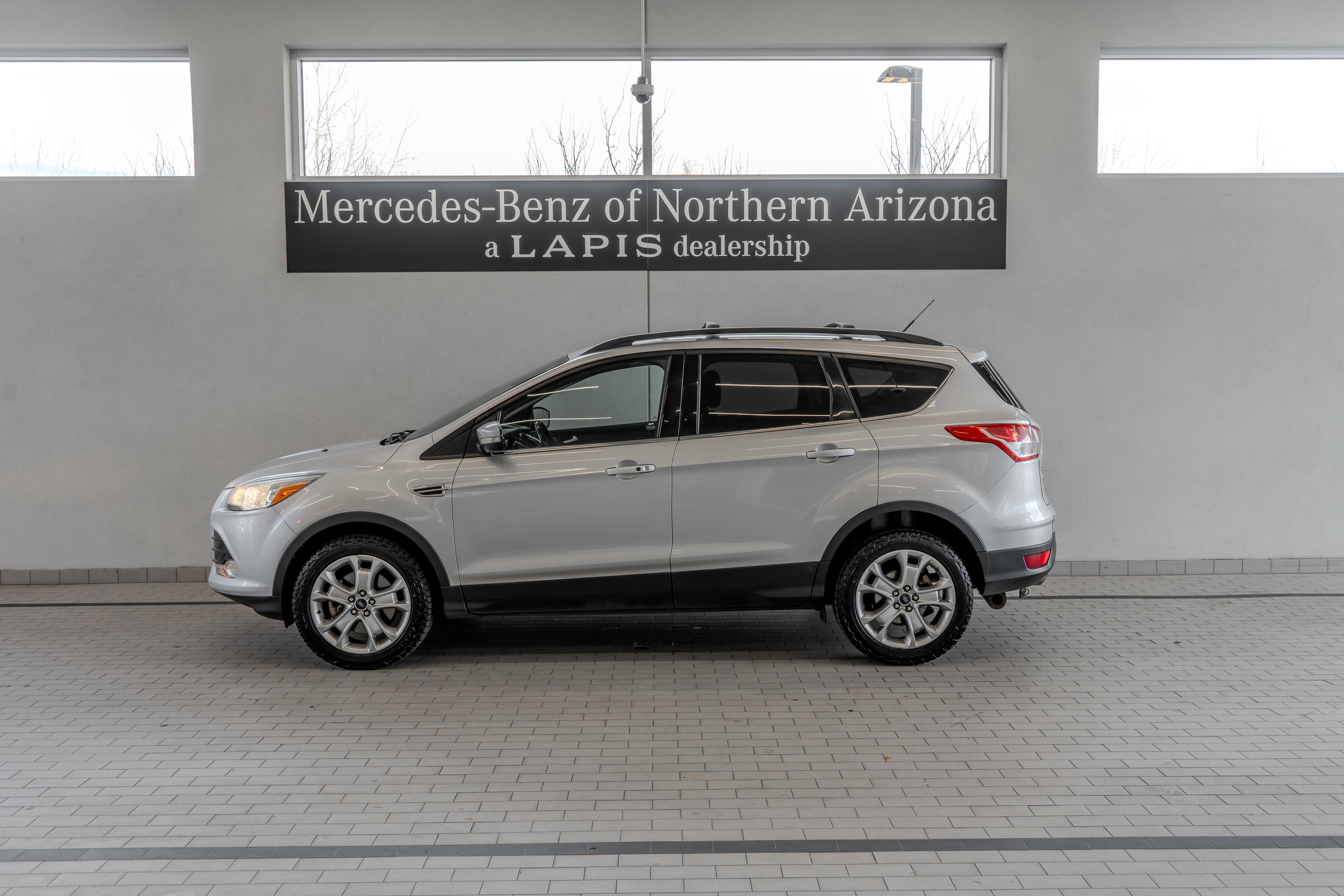 Used 2013 Ford Escape SEL image 2