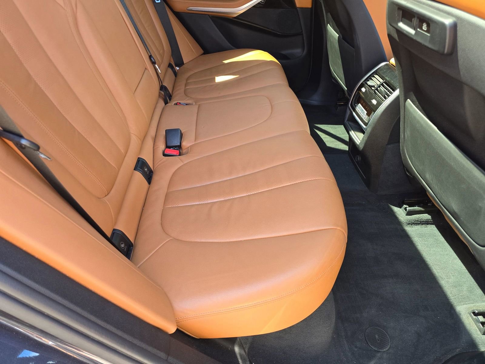 Used 2019 BMW X5 xDrive40i w/ Convenience Package AWD/4WD image 14