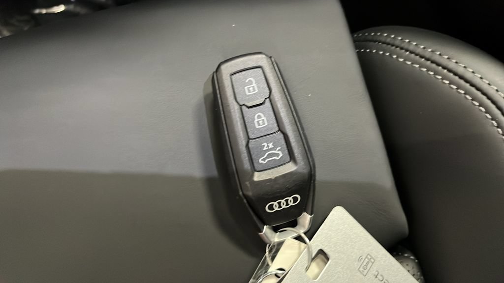 Used 2025 Audi SQ5 Premium Plus AWD/4WD image 39