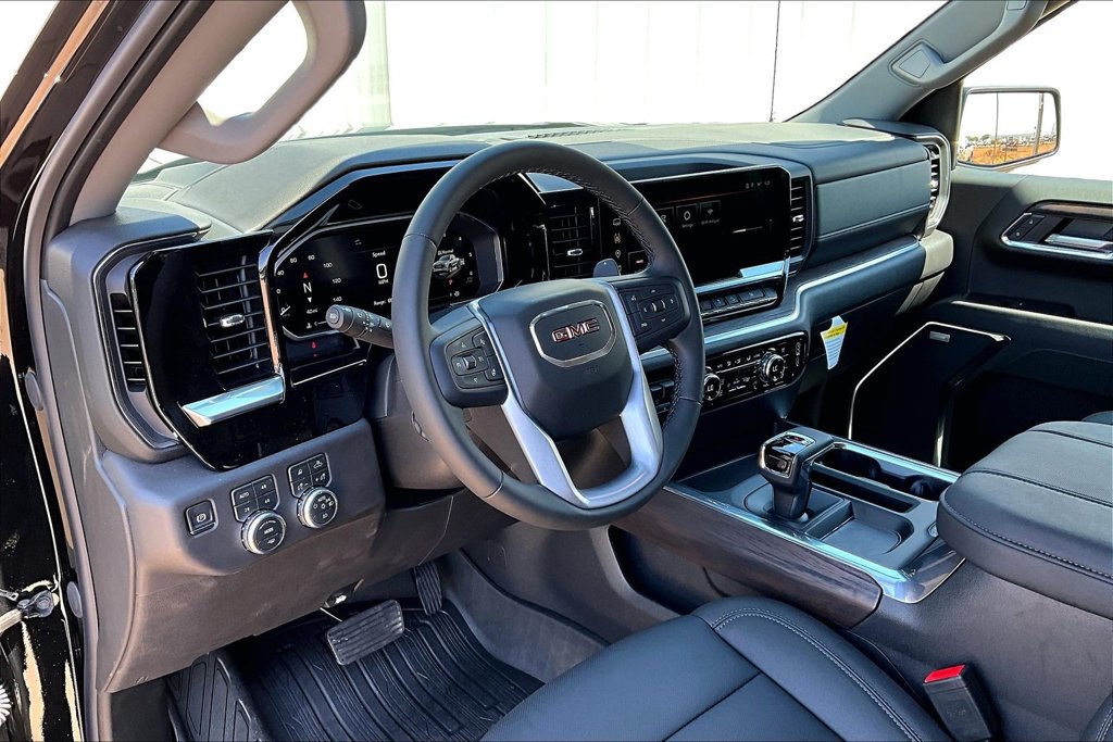 Used 2026 GMC Sierra 1500 SLT AWD/4WD image 19