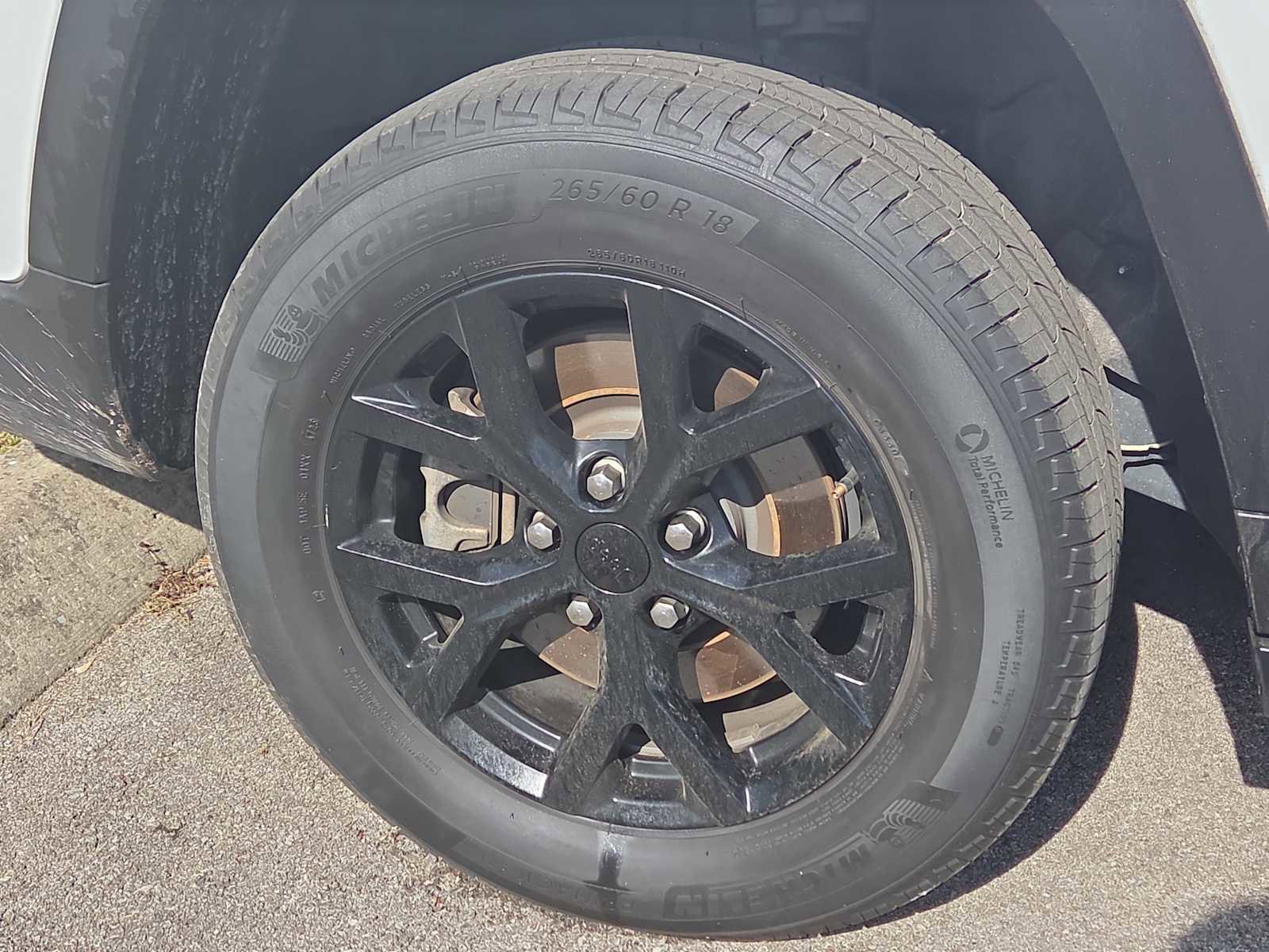 Used 2024 Jeep Grand Cherokee L Laredo image 10