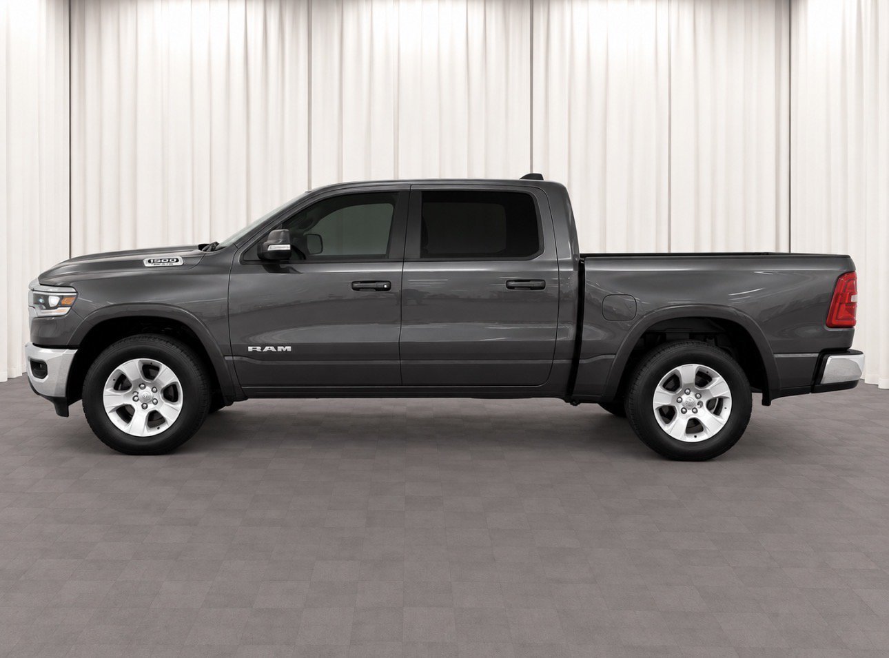 Used 2025 RAM 1500 Big Horn AWD/4WD image 7