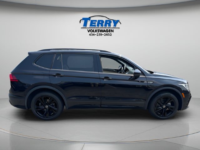 Certified 2024 Volkswagen Tiguan SE R-Line AWD/4WD image 1