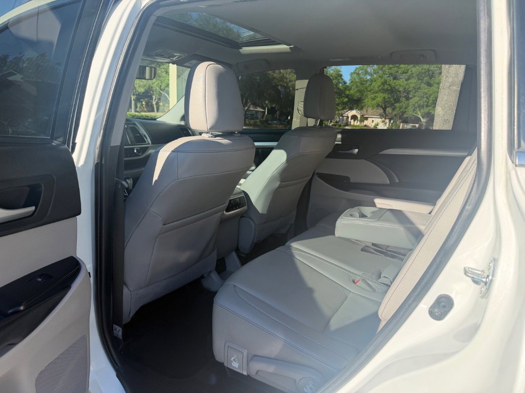 Used 2019 Toyota Highlander XLE image 13