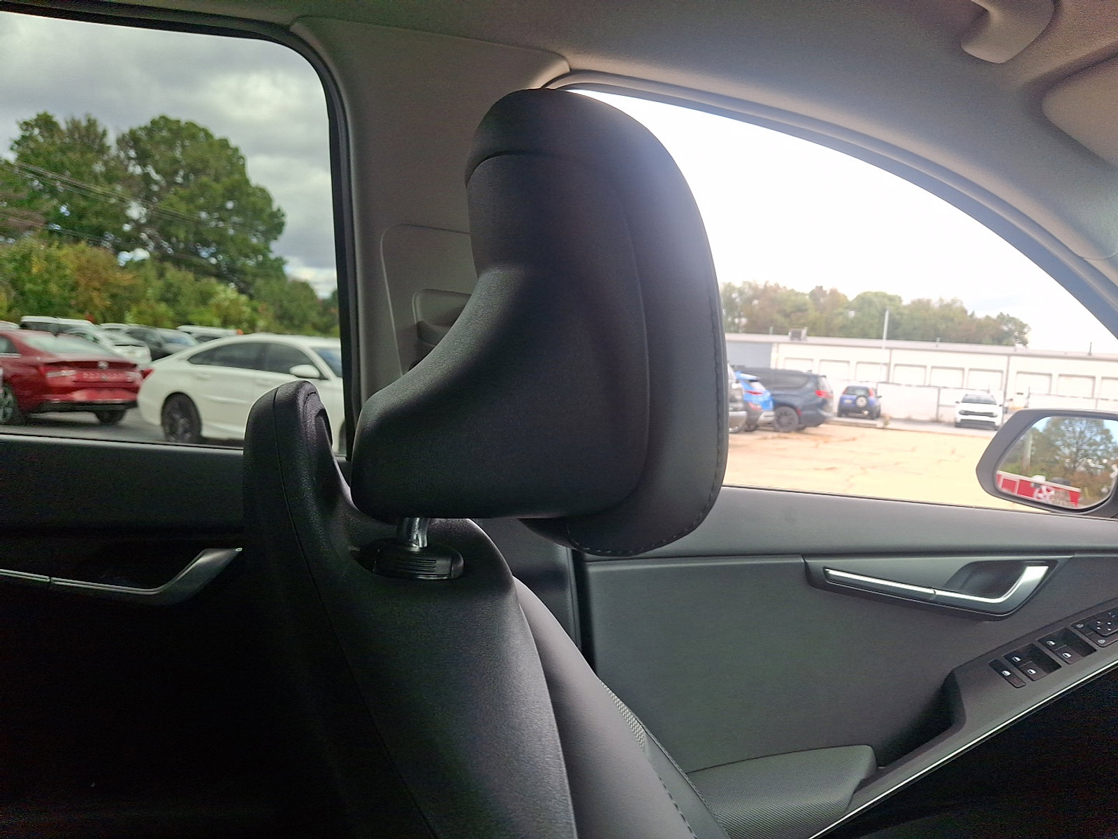 Used 2023 Kia Niro EX image 13