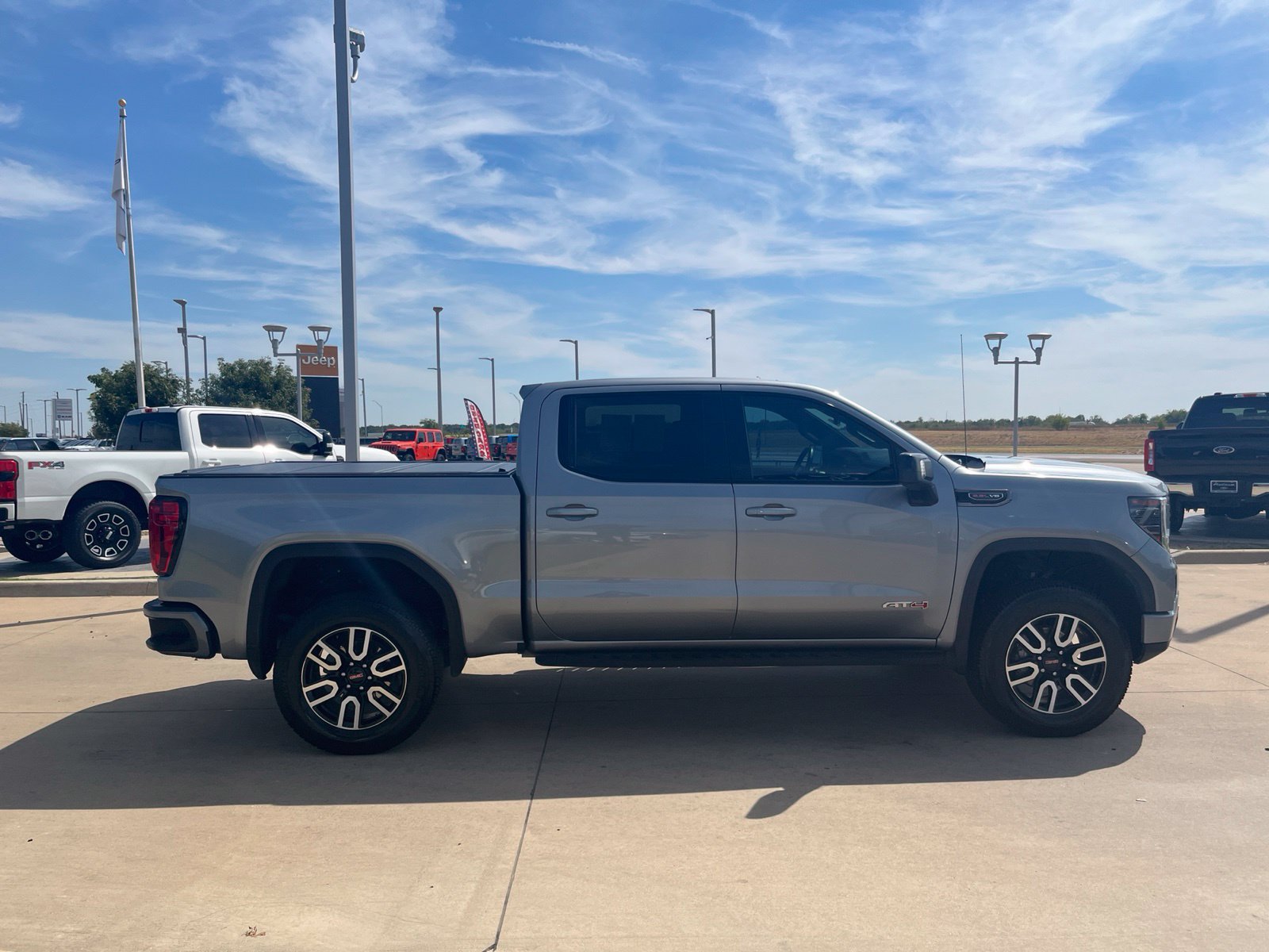 Used 2023 GMC Sierra 1500 AT4 w/ AT4 Premium Package AWD/4WD image 8