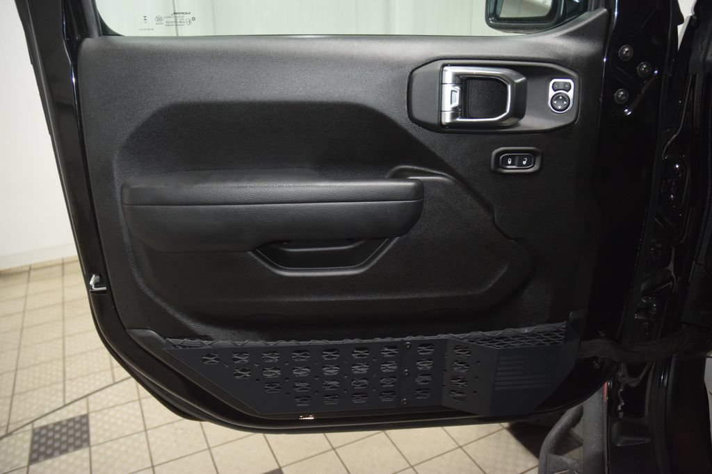 Used 2025 Jeep Gladiator Rubicon AWD/4WD image 48