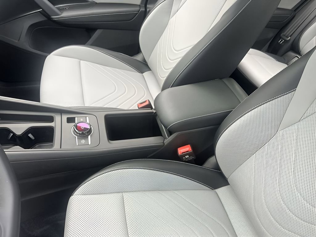 New 2026 Volkswagen Tiguan SE R-Line AWD/4WD image 21