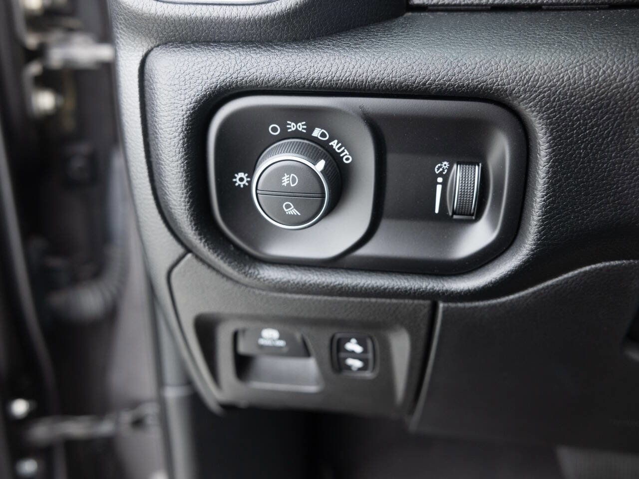 Used 2020 RAM 1500 Big Horn AWD/4WD image 40