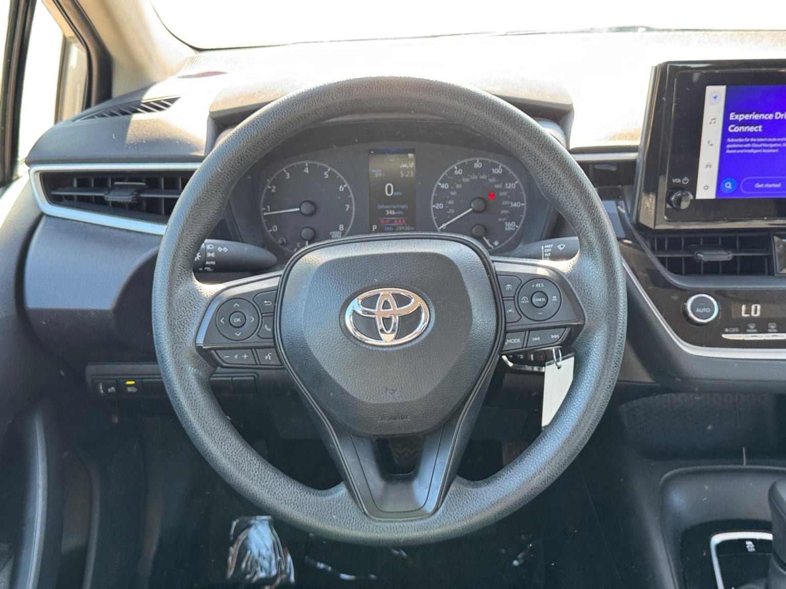 Used 2025 Toyota Corolla LE FWD image 13