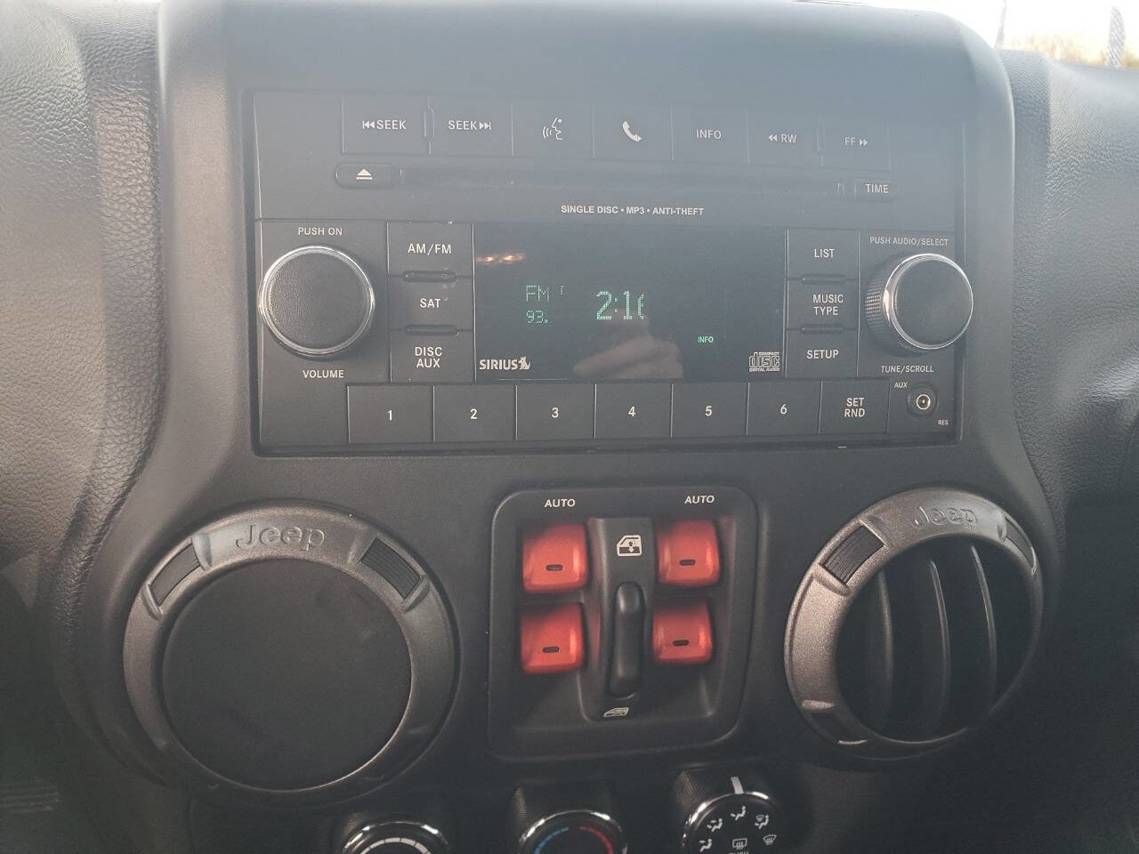 Used 2012 Jeep Wrangler Unlimited Sport image 19