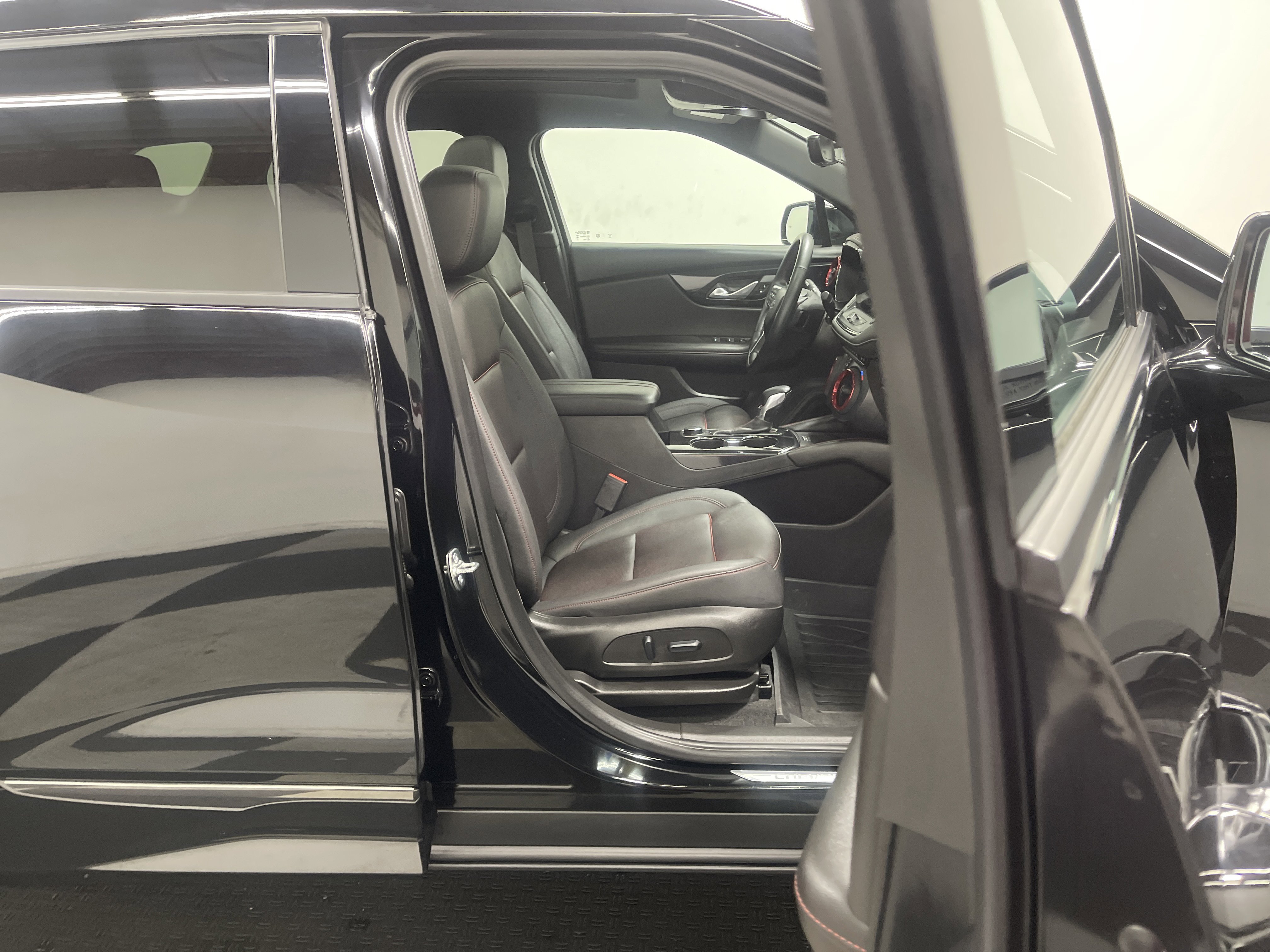 Used 2024 Chevrolet Blazer RS w/ Driver Confidence II Package image 26