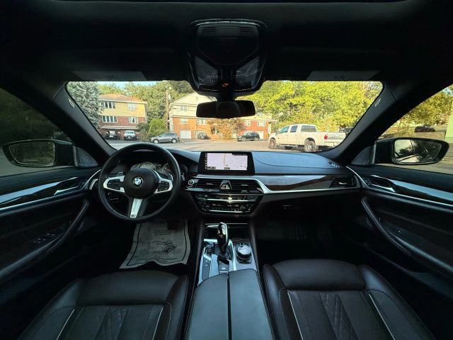 Used 2018 BMW 540i xDrive image 29