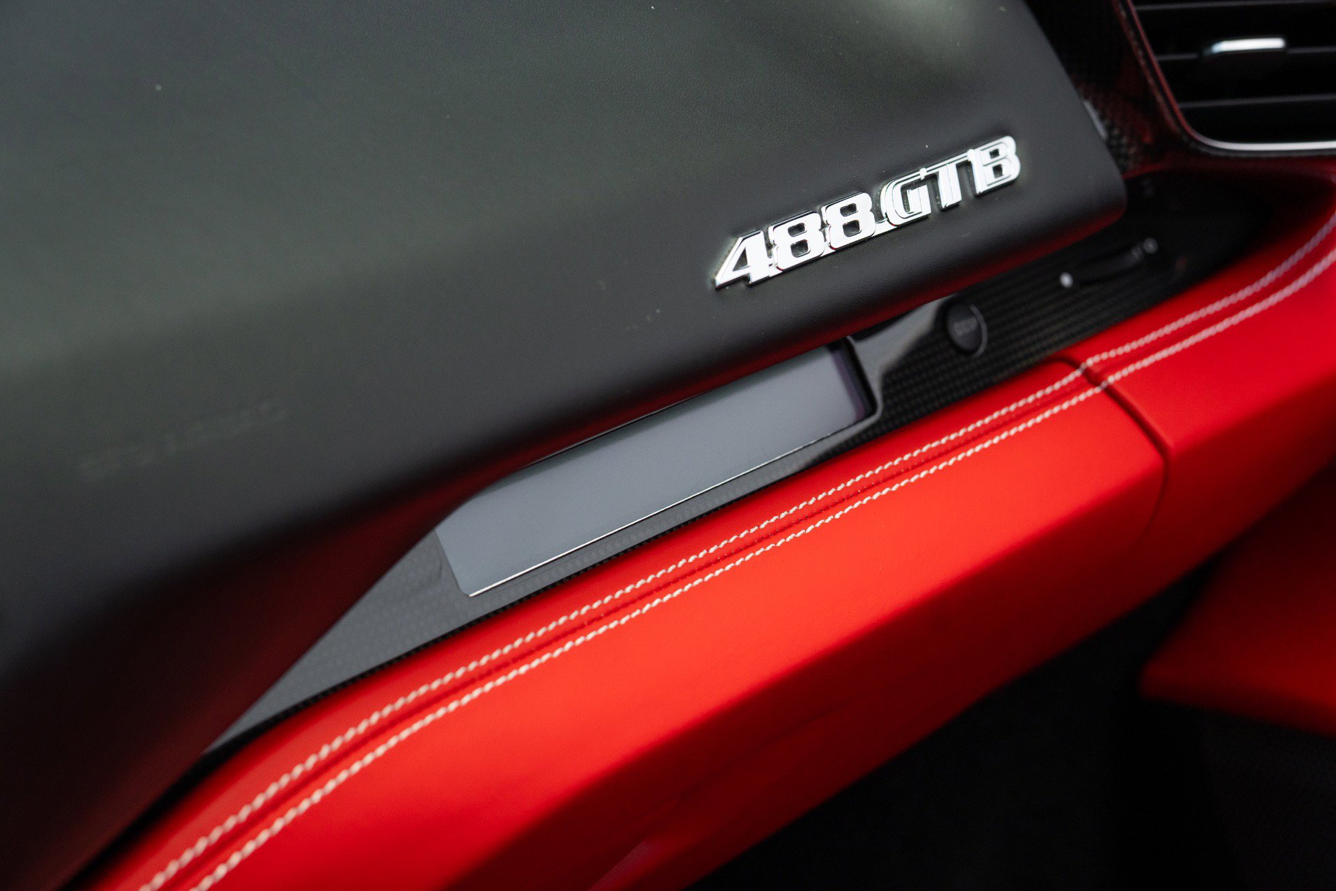 Used 2017 Ferrari 488 GTB RWD image 56