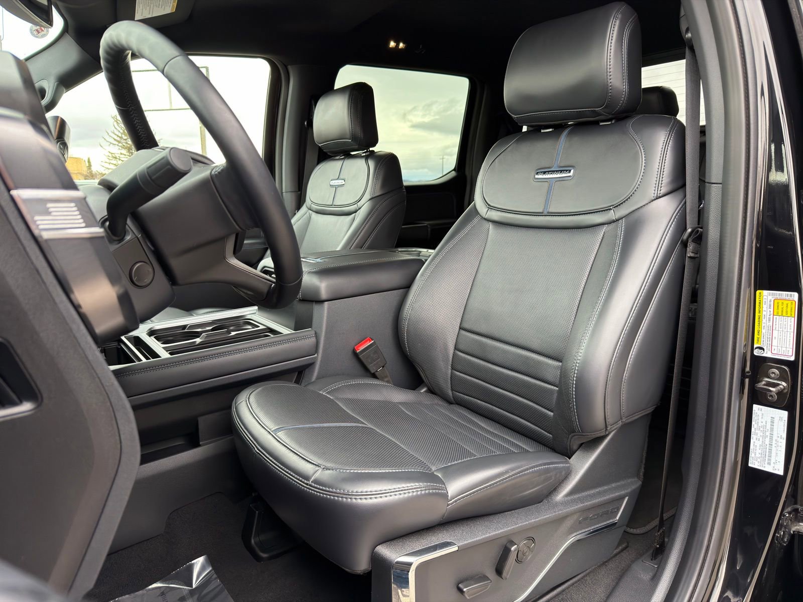 Used 2025 Ford F350 Platinum image 14