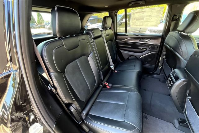 New 2025 Jeep Grand Cherokee Overland image 24
