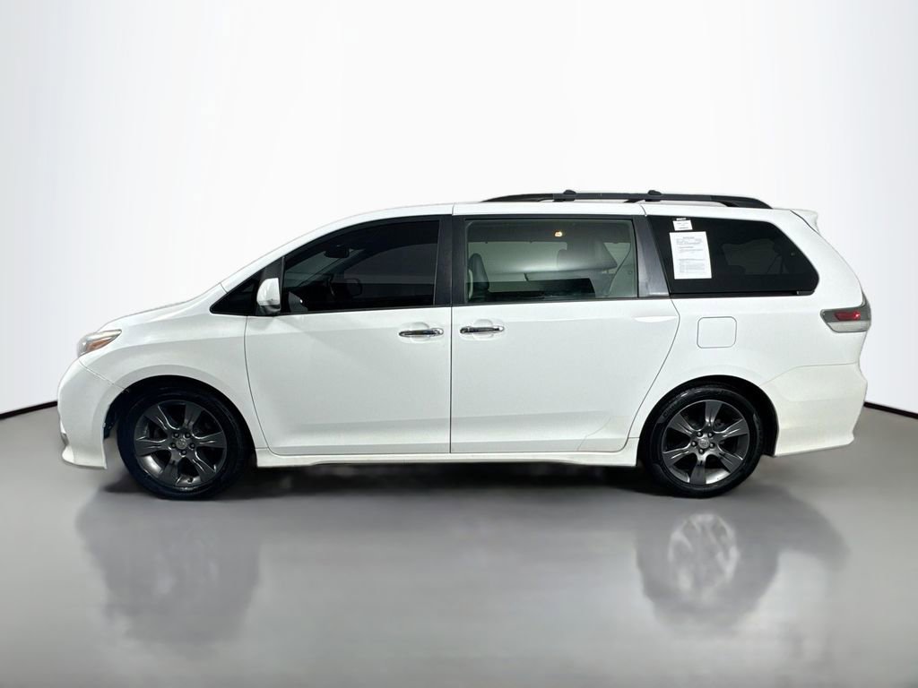 Used 2015 Toyota Sienna SE FWD image 8
