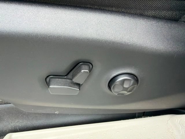 Used 2022 Chrysler Pacifica Limited FWD image 18