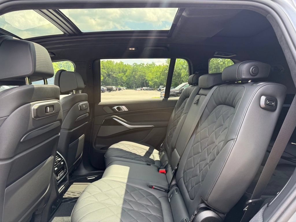 New 2027 BMW X7 xDrive40i w/ Executive Package AWD/4WD image 18