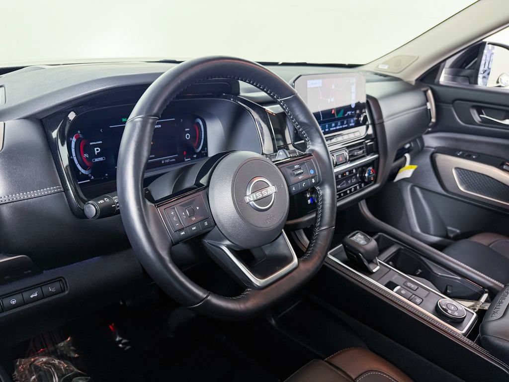 Certified 2023 Nissan Pathfinder Platinum AWD/4WD image 17