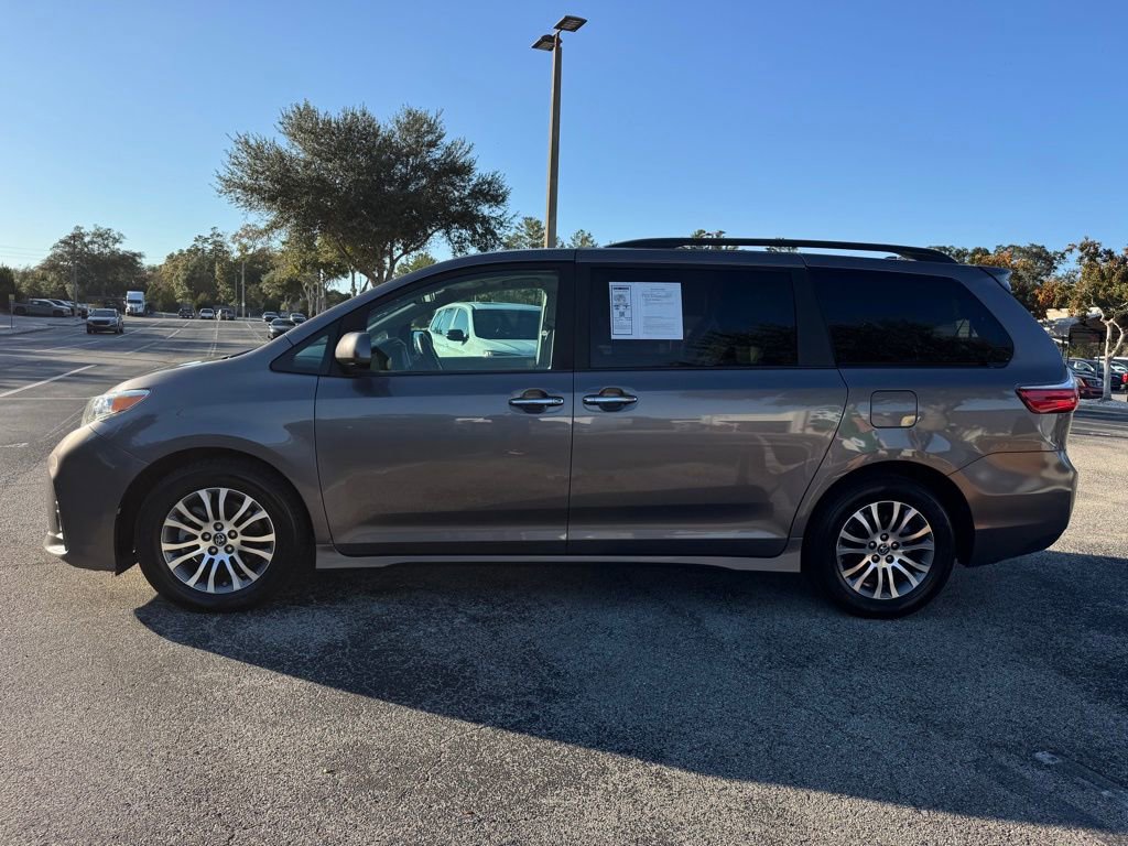 Used 2020 Toyota Sienna XLE Premium image 4