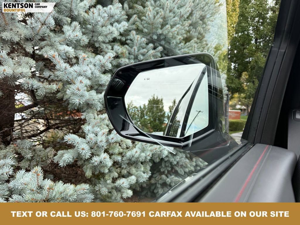 Used 2025 Chevrolet Suburban RST image 24