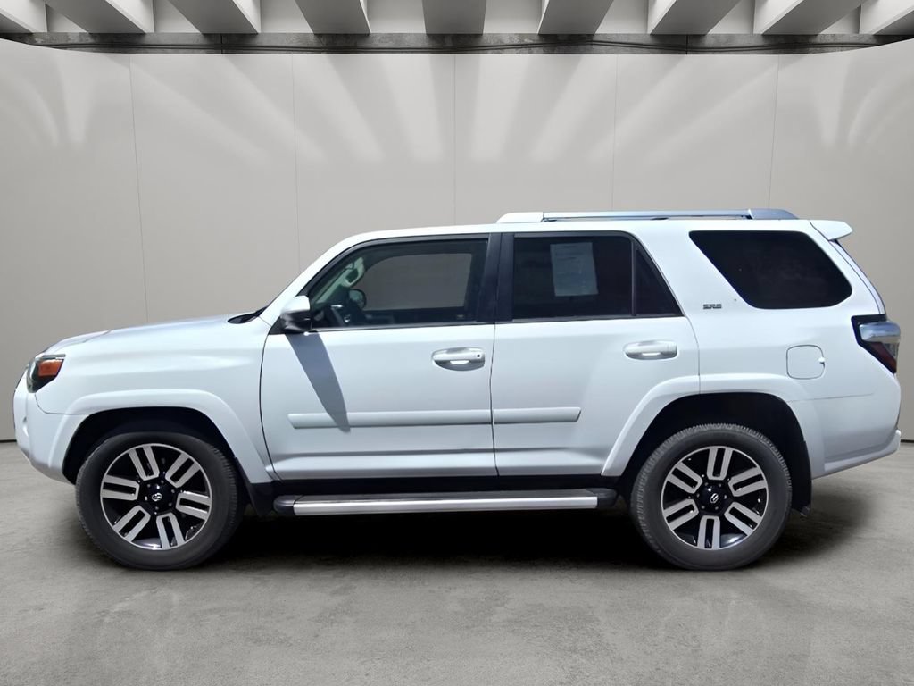 Used 2014 Toyota 4Runner SR5 AWD/4WD image 2