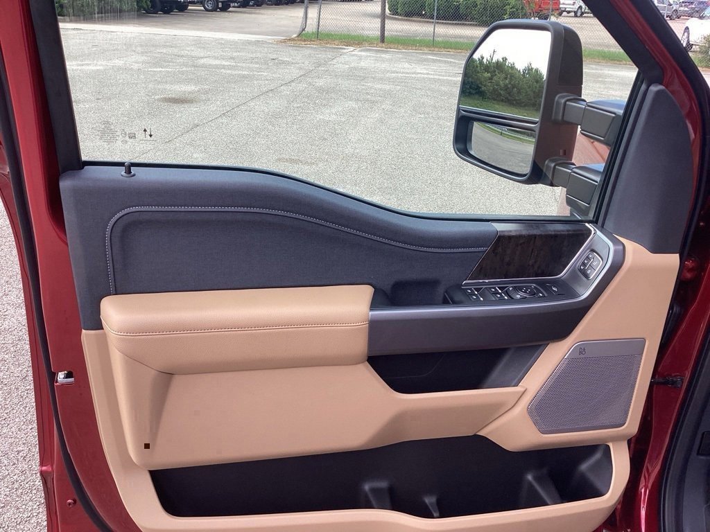 New 2025 Ford F250 Lariat w/ Black Appearance Package image 23