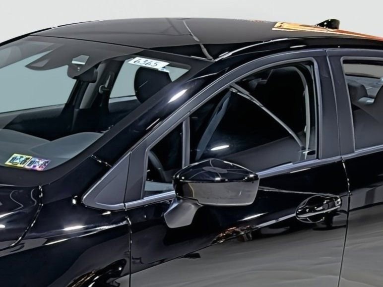 Used 2025 Nissan Versa SV w/ Trunk Package image 8