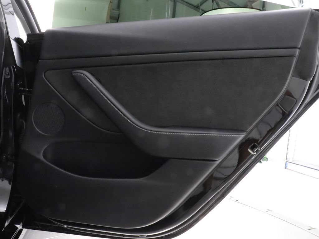 Used 2022 Tesla Model 3 Long Range AWD/4WD image 33