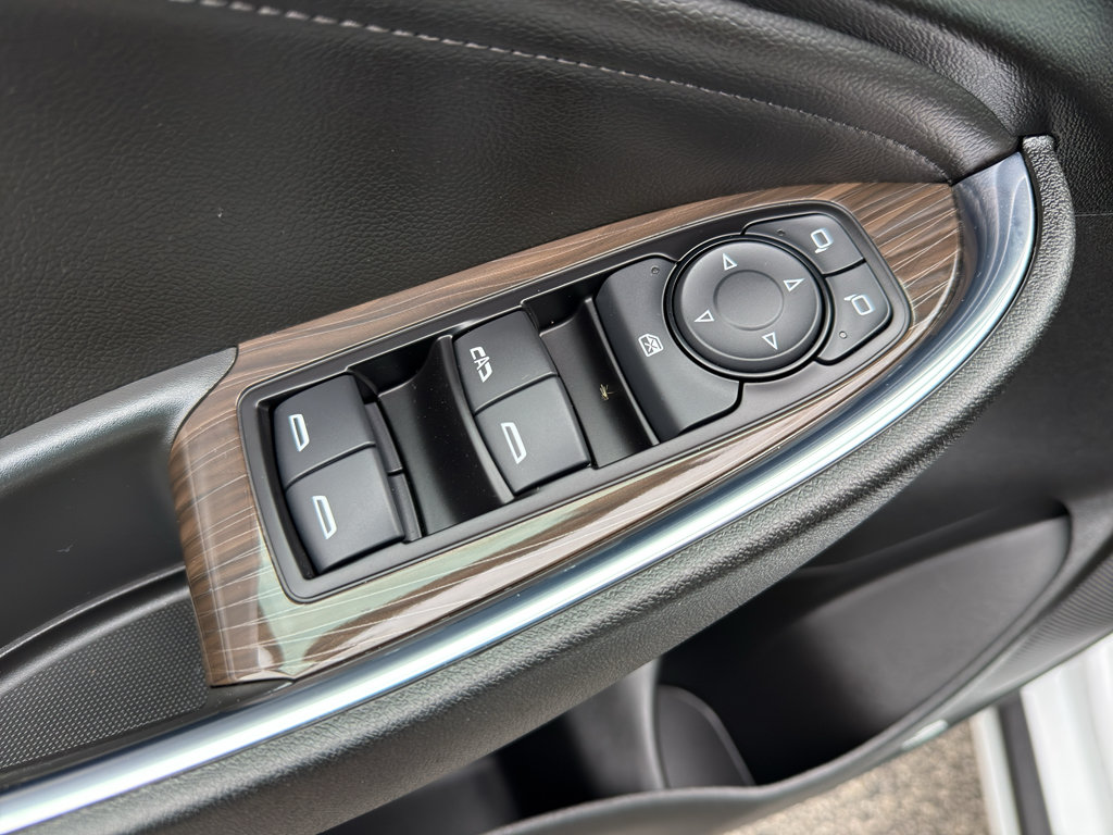 Used 2023 Chevrolet Malibu LT w/ Sport Edition FWD image 12