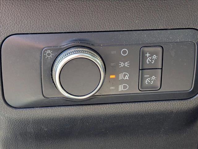 Used 2020 Ford Escape SE image 17